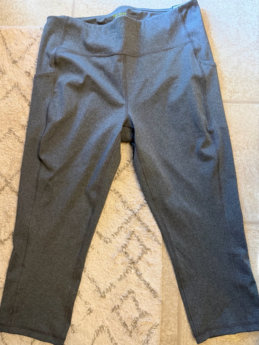 Tek gear ultra stretch 1X Gray High-Waist Athletic Leggings w/pockets! NWT!